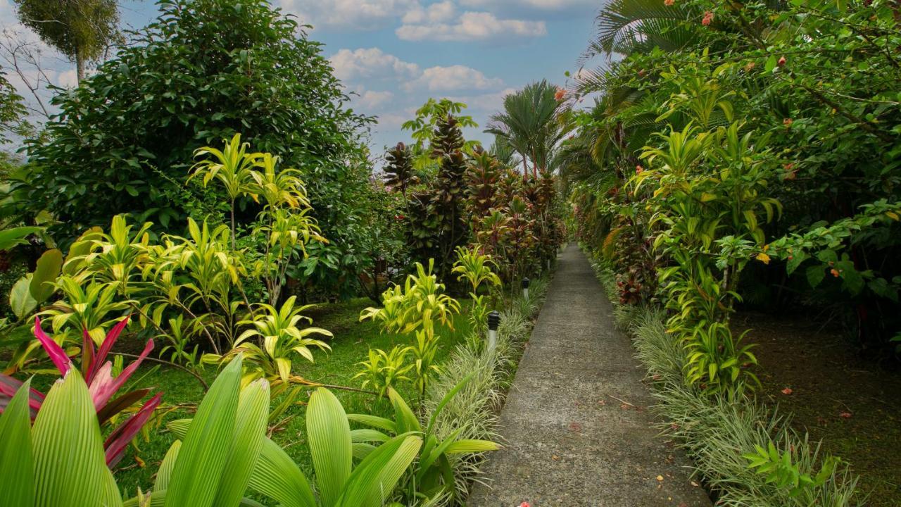 Hotel Rancho Cerro Azul La Fortuna Ngoại thất bức ảnh